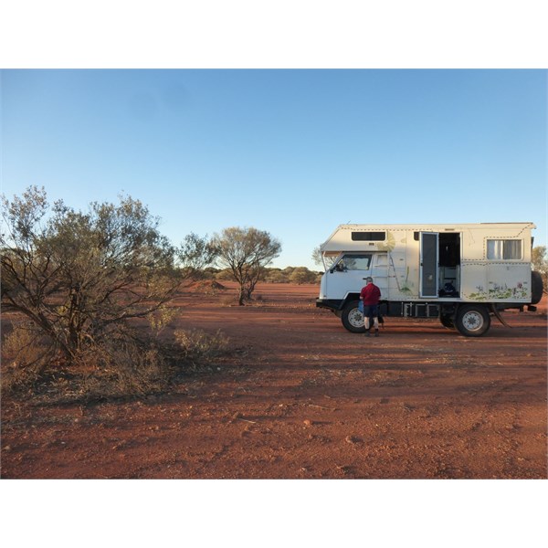 Camp, 120km SE of Mt Magnet