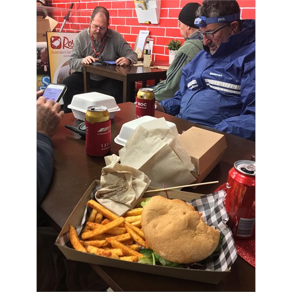 Aussie Burger at Big Bob's..........and those chips, YUM!