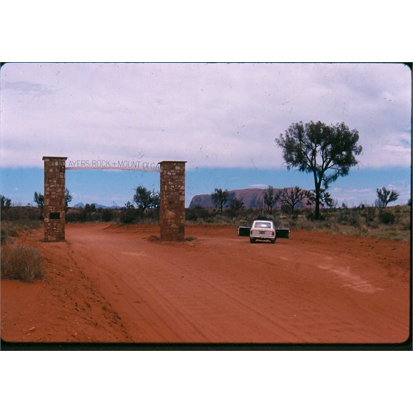 Main road to Ayers Rock Dec 1978