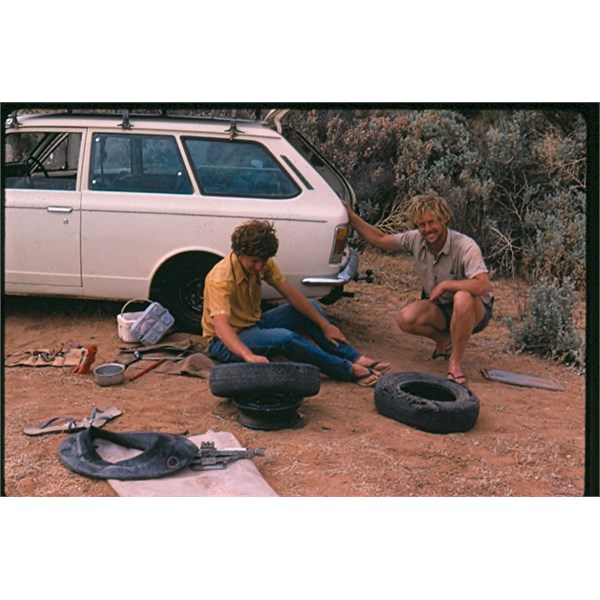 1977 - Fixing tyres Oodnadatta track