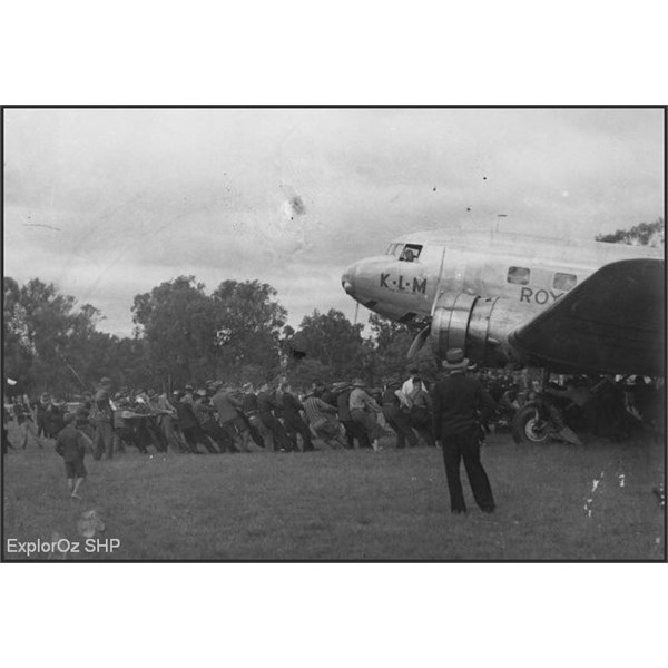 The Uiver being pulled out of the mud after its emergency landing in Albury in 1934