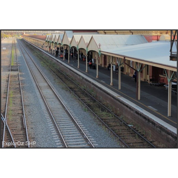 The tracks and long platform at Albury