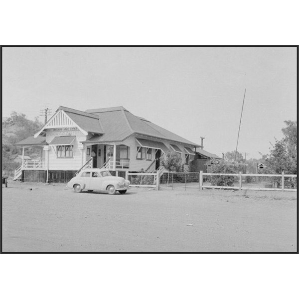 Holden 48-215 at Chillagoe Post Office