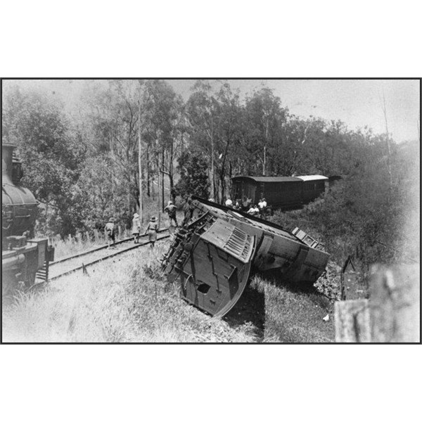 Railway carriages derailed at Gillen Siding on the Mount Perry branch line, 1924