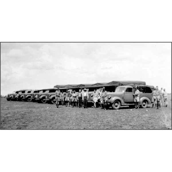 Convoy vehicles at Banka Banka, 1941