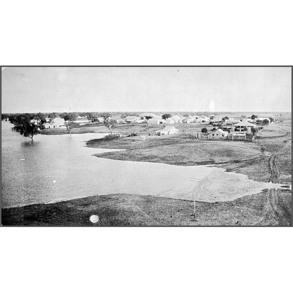 Barcoo in flood in 1930 - Isisford
