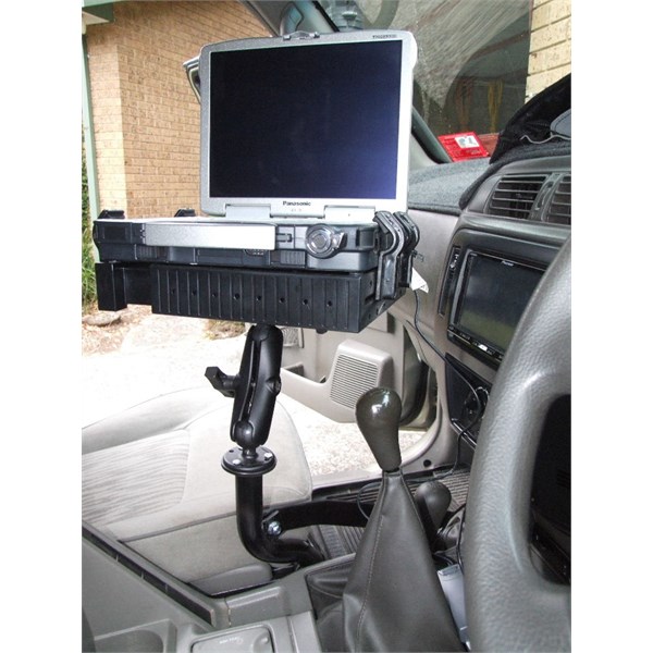 Laptop, tray and mount in Nissan