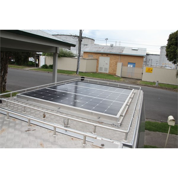 3 x 95W Solar panels on the roof of the Tuck Truck