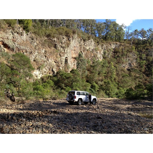 FreeStone Creek gorge & Caves