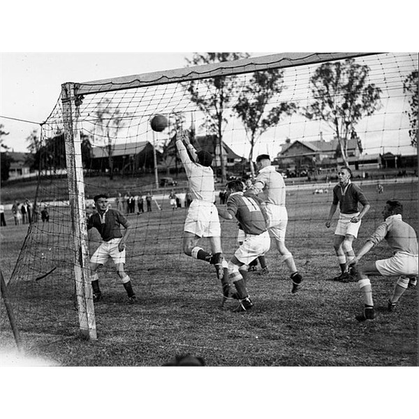 1937 soccer match at Lang Park Milton, looking towards Milton Road.