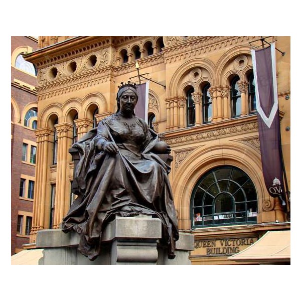 Statue of Queen Victoria in front of the Queen Victoria Building