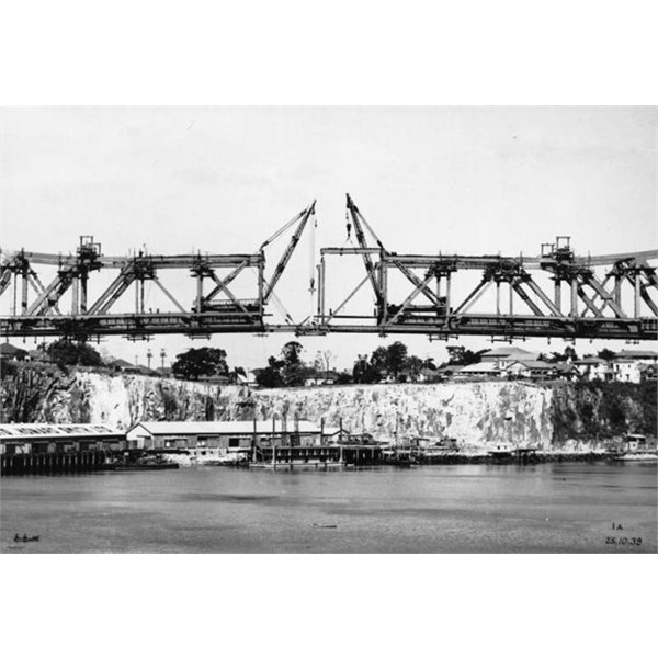 Brisbane's Story Bridge under construction, 1939