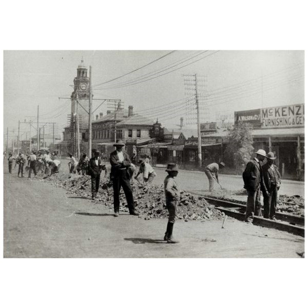 Laying the tram track, Kalgoorlie 1902