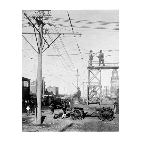 Erecting lines for the Kalgoorlie Electric Tramways, 1902