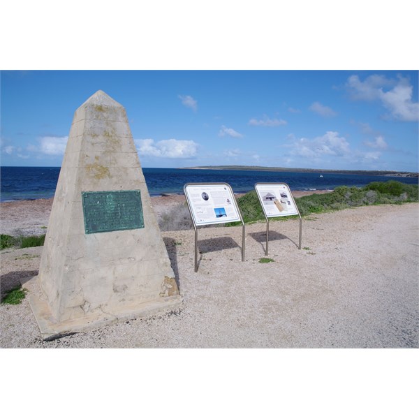 Matthew Flinders, Fowlers Bay