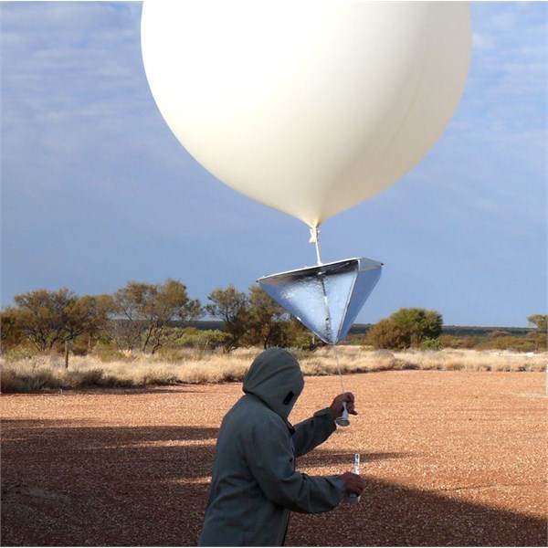 Launching balloon - Giles 2012