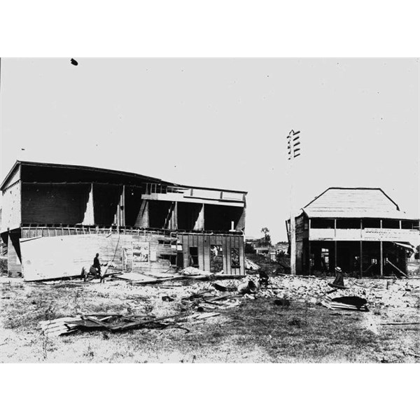 Federal Hotel in ruins, Clermont, 1916