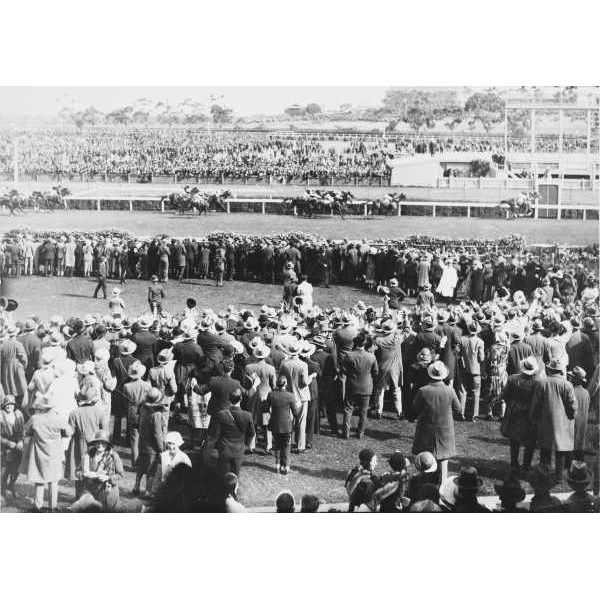 Phar Lap winning the Melbourne Cup Race from Second Wind and Shadow King on 5 November 1930