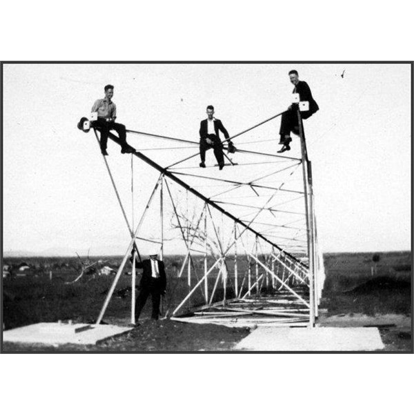 Erecting radio mast for 4RK Rockhampton  in 1931