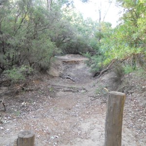 Red Gully river access track