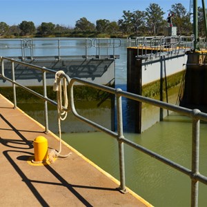 Lock 5 and Weir Renmark