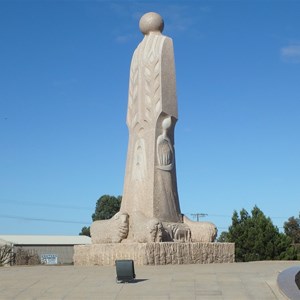 Australian Farmer statue, Wudinna, SA - 30 May 2018