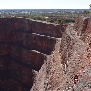Fort Bourke Hill Lookout and Open Cut Mine