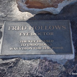 Fred Hollows Grave and Monument