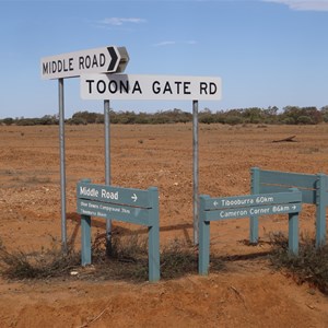 Road junction at well