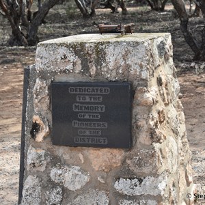 Maggea Pioneers Memorial 