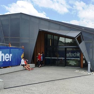 Visitor Centre and Cradle Mountain Cafe