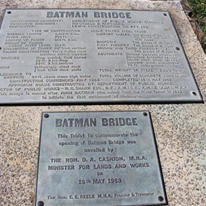 Commemorative plaques at the bridge