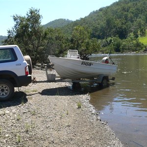 Clarence Gorge - setting out for a days boating and fishing