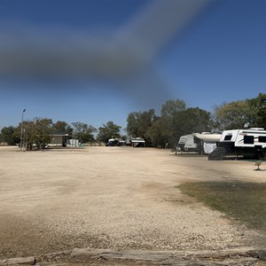 Tattersalls Hotel Caravan Park