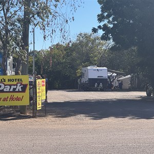 Tattersalls Hotel Caravan Park