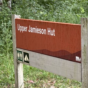 Upper Jamieson Hut (1938)