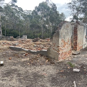 Ruin: Barracks