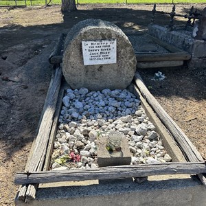 Jack Rileys Grave ( Man From Snowy River)