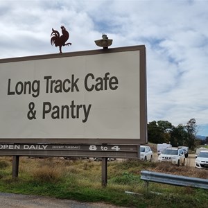 Long Track Cafe & Pantry