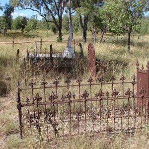 Old graves @ Thornborough Cemetry