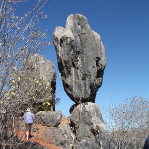 Chillagoe - balancing rock