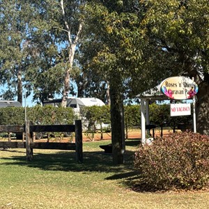 Roses ‘N’ Things Caravan Park and Tea Garden