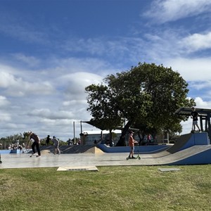 Elliott Heads
