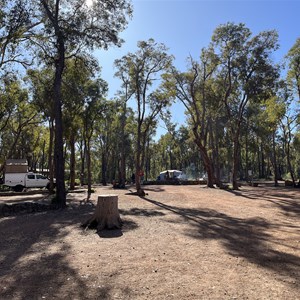 Lake Leschenaulta Camp Ground