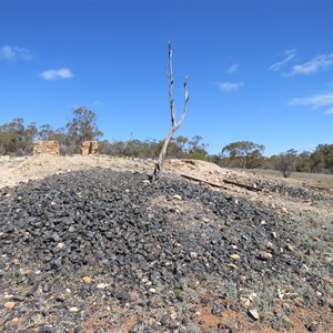 Scattered slag stones 