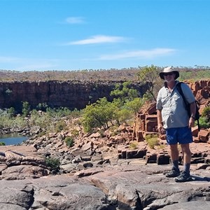 Rest Stop – Gibb River Road (Bindoola Falls)