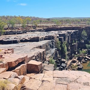 Rest Stop – Gibb River Road (Bindoola Falls)