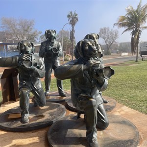 Paparazzi Dogs - Sculpture