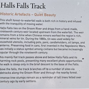 Halls Falls Track Trail Head & Carpark