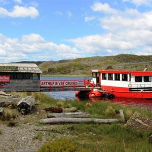 The red cruise boat seems to be the best known of the cruise boats